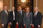 Gruppenbild mit Niels Annen, Ursula Schröder, Edgars Rinkevics, Heiko Maas und Peter Tschentscher